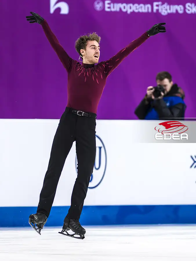Ice Gallery Skates U.S.